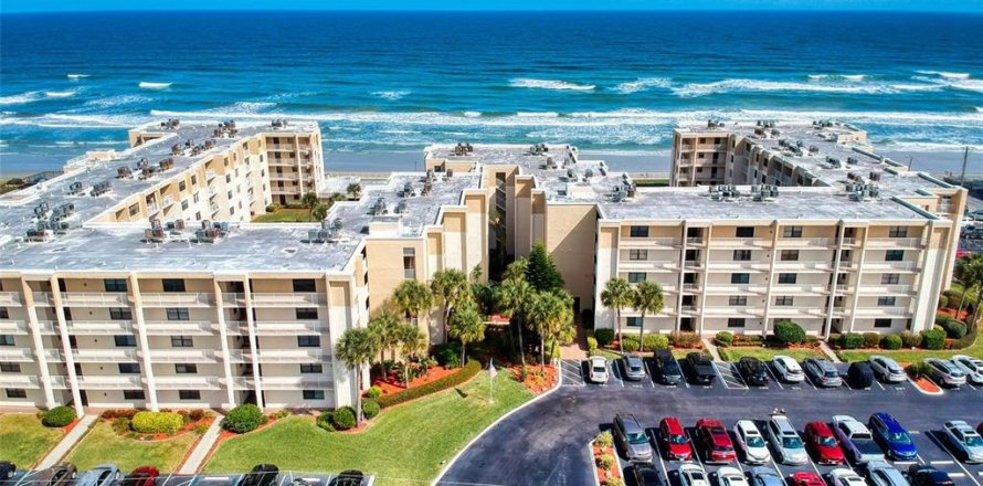 Condominio en New Smyrna Beach, Florida, 2 dormitorios № 1797159
