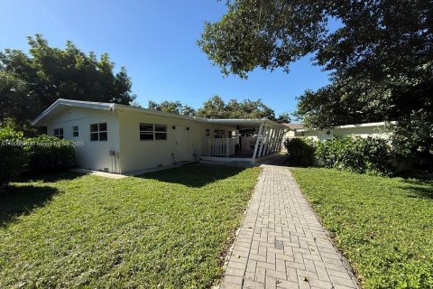 Купить виллу или дом в Дания-Бич, Флорида 4 спальни, 166.76м2, № 1957210 - фото 8