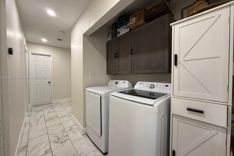 Купить виллу или дом в Дания-Бич, Флорида 4 спальни, 166.76м2, № 1957210 - фото 23