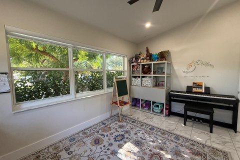 Купить виллу или дом в Дания-Бич, Флорида 4 спальни, 166.76м2, № 1957210 - фото 17