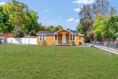 Casa en Fruitland Park, Florida 3 dormitorios, 134.52 m2 № 2123572