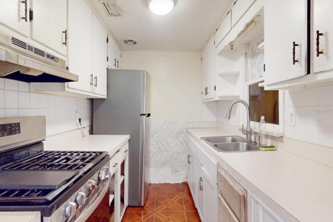 Villa ou maison à vendre à Fruitland Park, Floride: 3 chambres, 134.52 m2 № 2123572 - photo 7