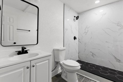 House in Tampa, Florida 5 bedrooms, 159.42 sq.m. № 1806545 - photo 17