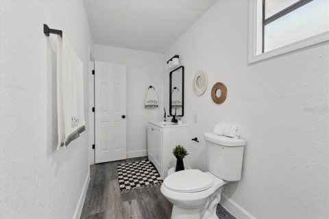 House in Tampa, Florida 5 bedrooms, 159.42 sq.m. № 1806545 - photo 19