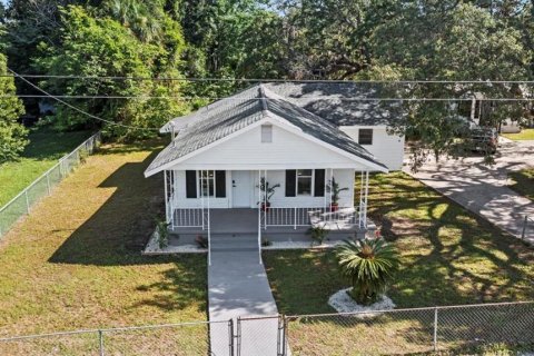 House in Tampa, Florida 5 bedrooms, 159.42 sq.m. № 1806545 - photo 2