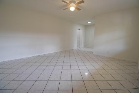 Appartement à Hollywood, Floride 1 chambre № 2154540