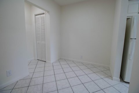 Appartement à louer à Hollywood, Floride: 1 chambre № 2154540 - photo 8