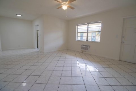 Appartement à louer à Hollywood, Floride: 1 chambre № 2154540 - photo 2