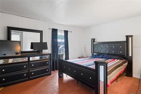 House in Port Richey, Florida 2 bedrooms, 81.66 sq.m. № 1737137 - photo 8