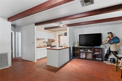House in Port Richey, Florida 2 bedrooms, 81.66 sq.m. № 1737137 - photo 4
