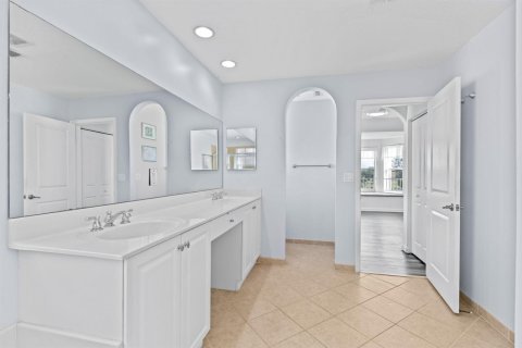 House in Port St. Lucie, Florida 4 bedrooms, 257.53 sq.m. № 2187059 - photo 6