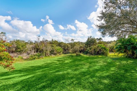 House in Port St. Lucie, Florida 4 bedrooms, 257.53 sq.m. № 2187059 - photo 11
