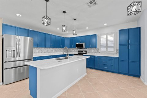 House in Port St. Lucie, Florida 4 bedrooms, 257.53 sq.m. № 2187059 - photo 4
