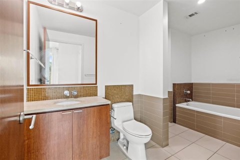 Condo in Tampa, Florida, 1 bedroom  № 1680392 - photo 24