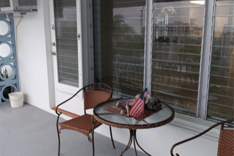 Condo in Pompano Beach, Florida, 1 bedroom  № 2086337 - photo 15