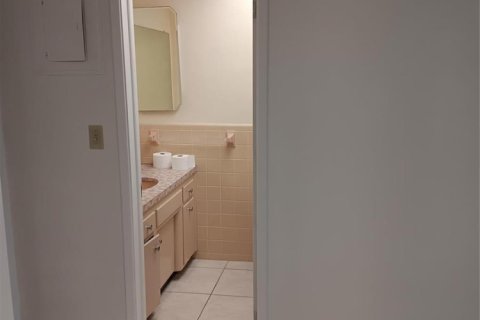 Condo in Pompano Beach, Florida, 1 bedroom  № 2086337 - photo 13