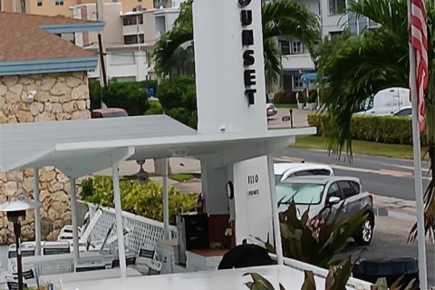 Condo in Pompano Beach, Florida, 1 bedroom  № 2086337