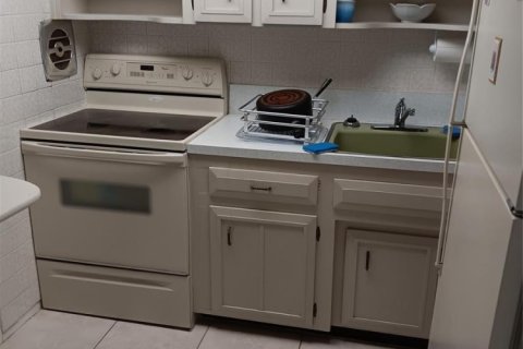 Condo in Pompano Beach, Florida, 1 bedroom  № 2086337 - photo 12