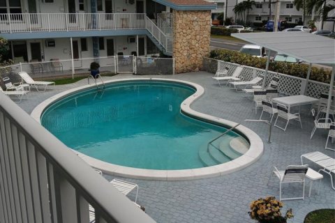 Condo in Pompano Beach, Florida, 1 bedroom  № 2086337 - photo 17