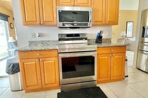 House in Palmetto, Florida 4 bedrooms, 230.77 sq.m. № 1898798 - photo 28
