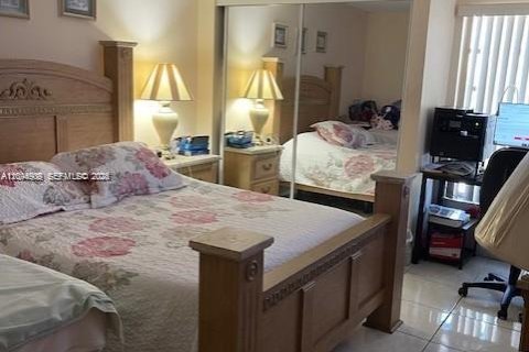 Copropriété à louer à Miami, Floride: 2 chambres, 108.7 m2 № 2390020 - photo 10