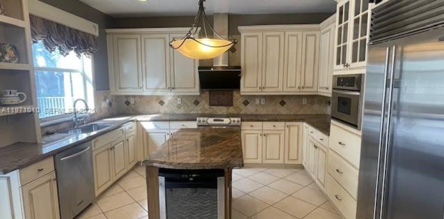 House in Parkland, Florida 4 bedrooms, 311.41 sq.m. № 2032632