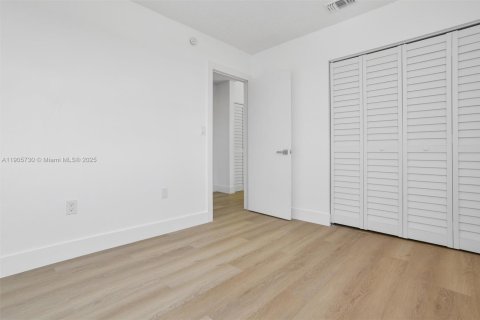 Снять в аренду виллу или дом в Хайалиа, Флорида 4 спальни, 199.18м2, № 1956399 - фото 20