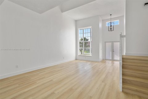 Снять в аренду виллу или дом в Хайалиа, Флорида 4 спальни, 199.18м2, № 1956399 - фото 6