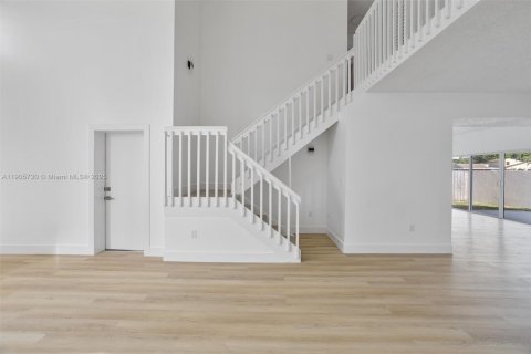 Снять в аренду виллу или дом в Хайалиа, Флорида 4 спальни, 199.18м2, № 1956399 - фото 8