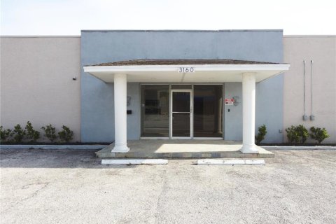 Commercial property in Saint Petersburg, Florida 473.8 sq.m. № 1733412 - photo 2
