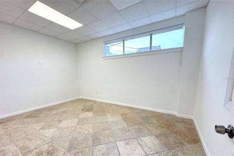 Commercial property in Saint Petersburg, Florida 473.8 sq.m. № 1733412 - photo 15