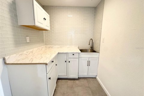 Commercial property in Saint Petersburg, Florida 473.8 sq.m. № 1733412 - photo 21