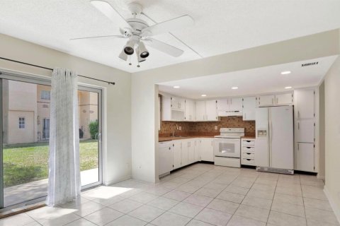 Townhouse in Coral Springs, Florida 3 bedrooms, 139.35 sq.m. № 2402428 - photo 10