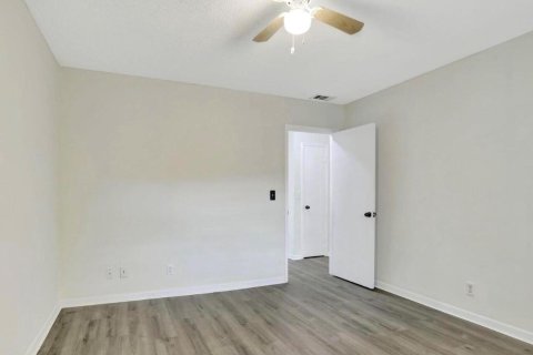 Townhouse in Coral Springs, Florida 3 bedrooms, 139.35 sq.m. № 2402428 - photo 21