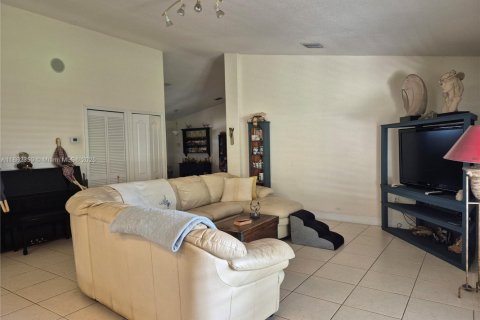 Купить виллу или дом в Хомстед, Флорида 4 спальни, № 1980600 - фото 10