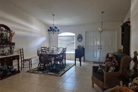 Купить виллу или дом в Хомстед, Флорида 4 спальни, № 1980600 - фото 2