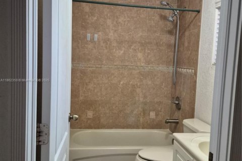 Купить виллу или дом в Хомстед, Флорида 4 спальни, № 1980600 - фото 15