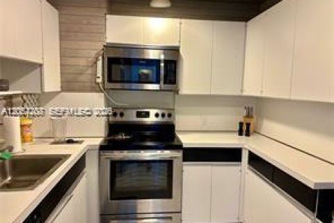 Copropriété à louer à Sunny Isles Beach, Floride: 2 chambres, 123.65 m2 № 2188306 - photo 16