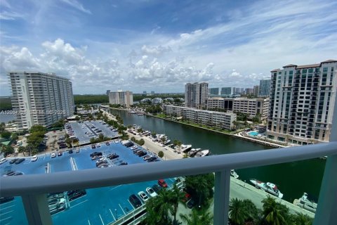 Copropriété à louer à Sunny Isles Beach, Floride: 2 chambres, 123.65 m2 № 2188306 - photo 28