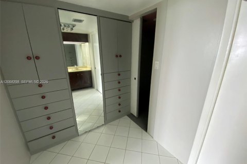 Copropriété à louer à Sunny Isles Beach, Floride: 2 chambres, 123.65 m2 № 2188306 - photo 24