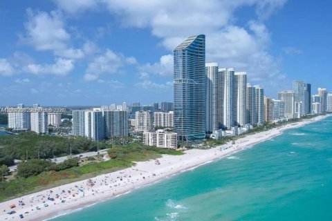Condo à Sunny Isles Beach, Floride, 2 chambres  № 2188306