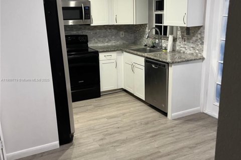 Villa ou maison à vendre à Delray Beach, Floride: 3 chambres, 119.1 m2 № 1968194 - photo 2