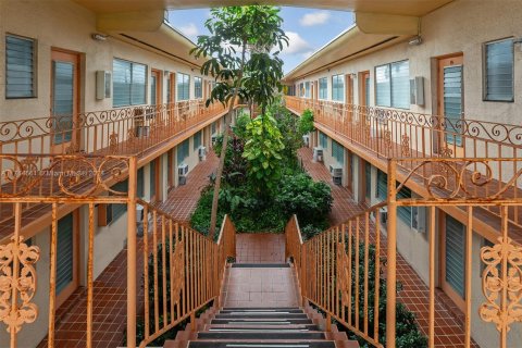 Condominio en venta en Miami Beach, Florida, 35.3 m2 № 1985555 - foto 22