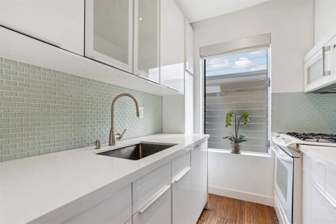 Condominio en venta en Miami Beach, Florida, 35.3 m2 № 1985555 - foto 10