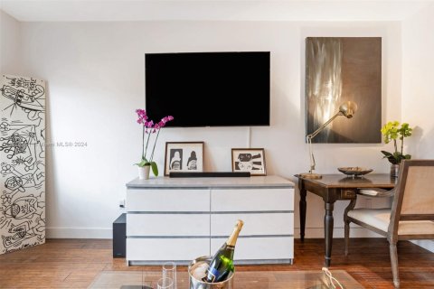 Condominio en venta en Miami Beach, Florida, 35.3 m2 № 1985555 - foto 5