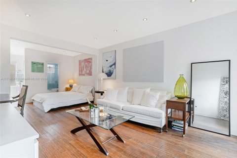 Condominio en venta en Miami Beach, Florida, 35.3 m2 № 1985555 - foto 8