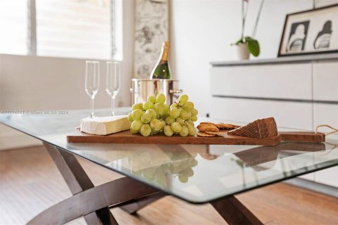 Condominio en venta en Miami Beach, Florida, 35.3 m2 № 1985555 - foto 7