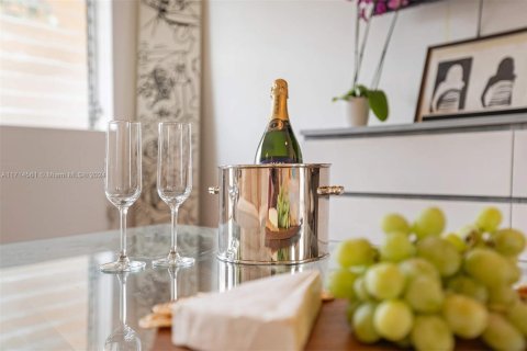 Condominio en venta en Miami Beach, Florida, 35.3 m2 № 1985555 - foto 6