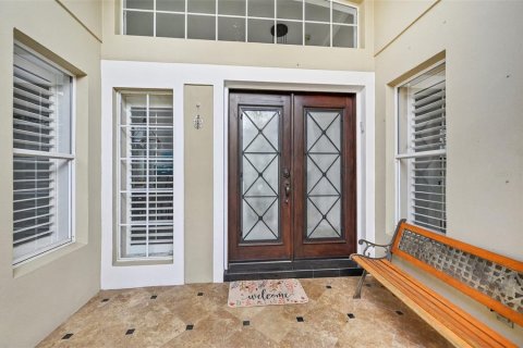 House in University Park, Florida 3 bedrooms, 205.87 sq.m. № 1386986 - photo 12