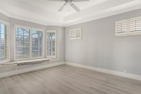 House in University Park, Florida 3 bedrooms, 205.87 sq.m. № 1386986 - photo 24
